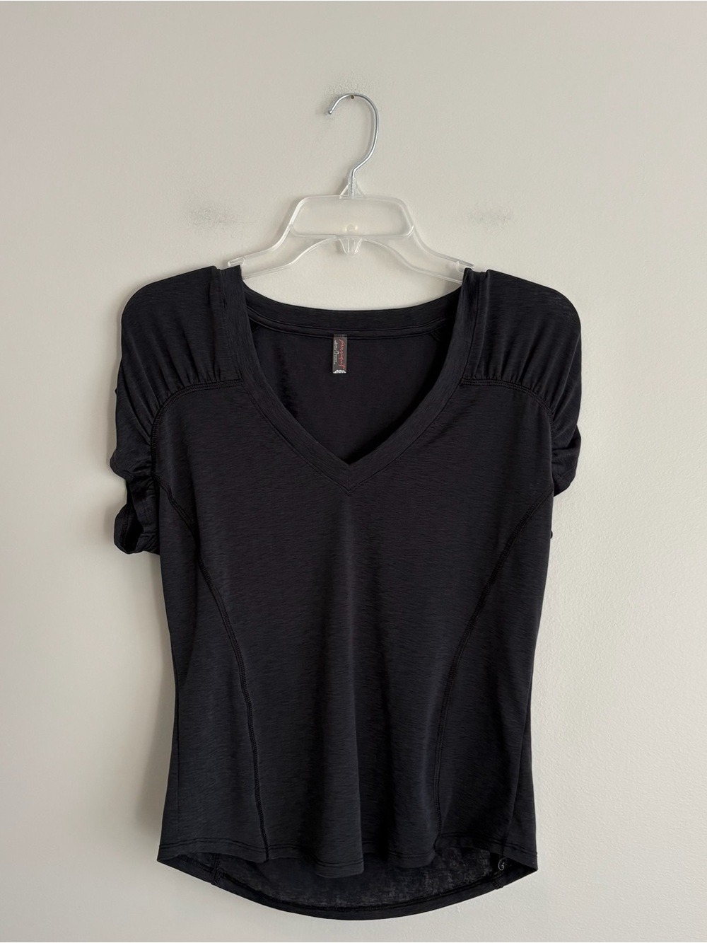 FP Movement by Free People Black V-Neck Rouched Short Sleeve Top Size L